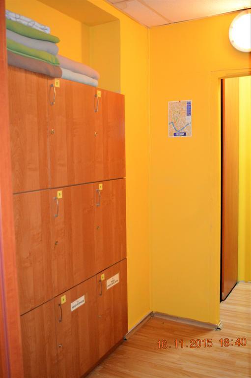 Honey Hostel Krakau Buitenkant foto
