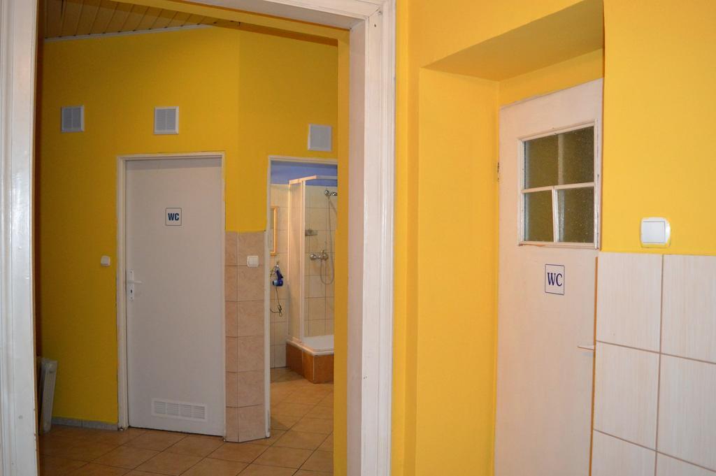 Honey Hostel Krakau Buitenkant foto