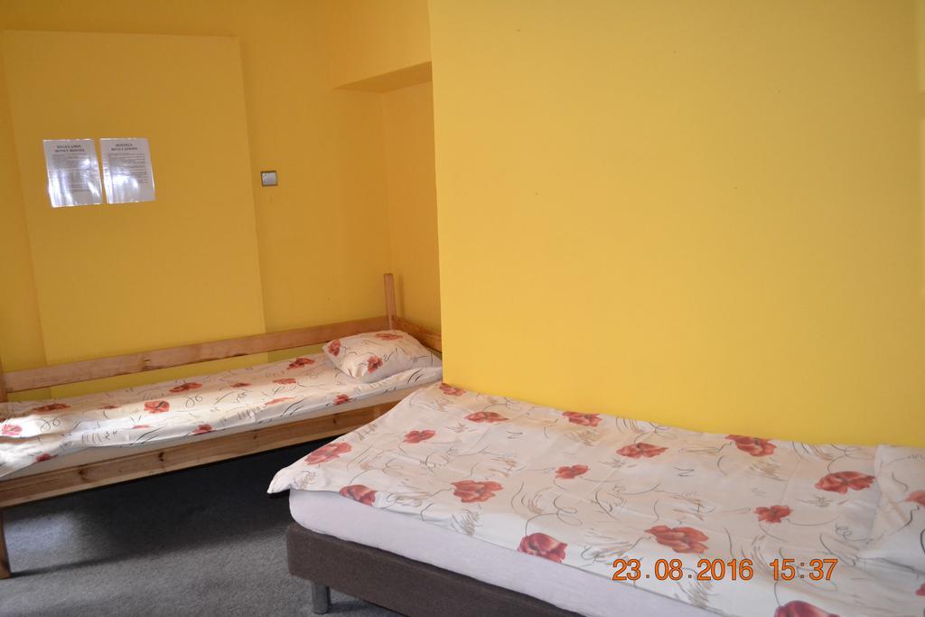 Honey Hostel Krakau Buitenkant foto