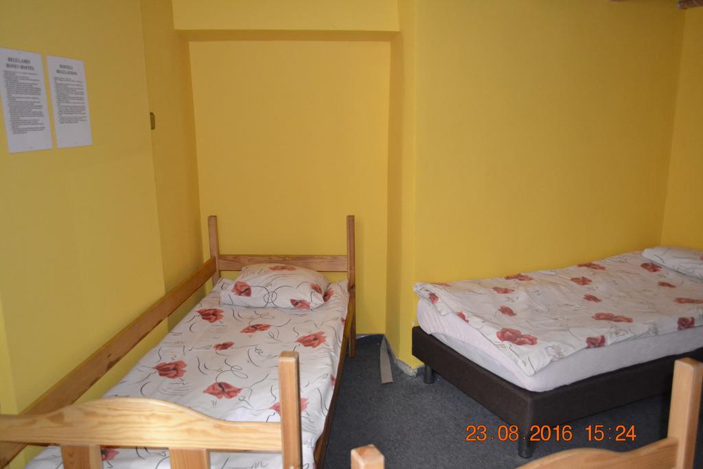 Honey Hostel Krakau Buitenkant foto